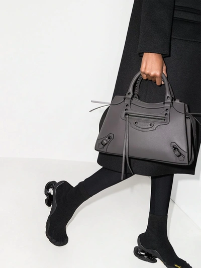 Shop Balenciaga Kleine 'neo City' Handtasche In Grey