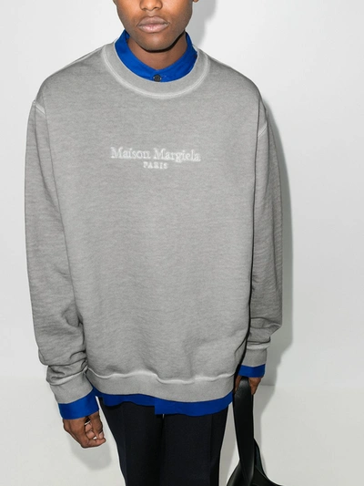 Shop Maison Margiela Sweatshirt Mit Logo In Grey
