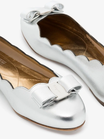 Shop Ferragamo Vara Shell Leather Ballet Flats In Silver