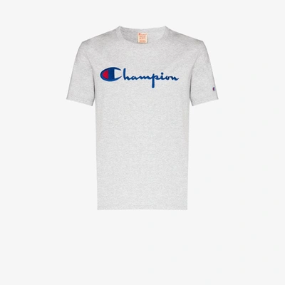 Shop Champion T-shirt Mit Logo-stickerei In Grau
