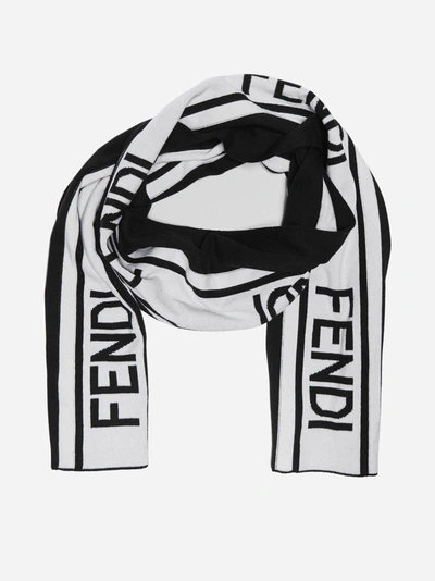 Shop Fendi Sciarpa In Cotone E Lana Con Logo