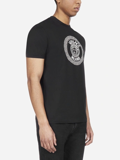 Shop Versace T-shirt In Cotone Con Logo-medusa