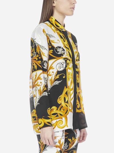 Shop Versace Camicia In Seta Con Stampa Barocco Acanthus In White - Black - Gold