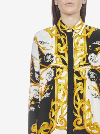 Shop Versace Camicia In Seta Con Stampa Barocco Acanthus In White - Black - Gold