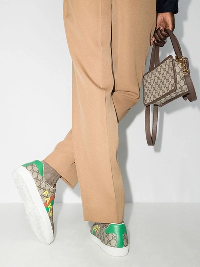 Shop Gucci 'ace' Sneakers Mit "fake/not"-print In Nude