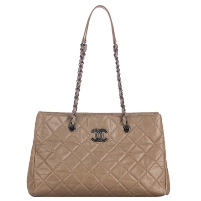 Pre-owned Chanel Beige Calf Leather Cc Quilted Shoulder Bag