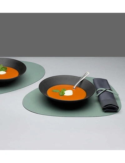 Lind Dna Curve Leather Table Mat In Nero