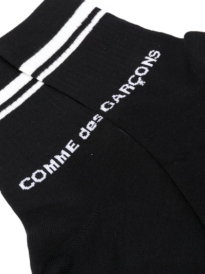 Comme Des Garçons Striped-edge Logo-print Socks In Black