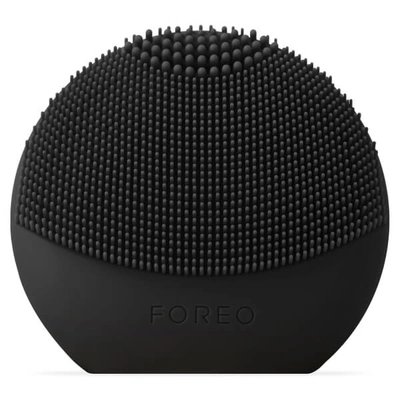 Shop Foreo Luna Fofo Facial Brush With Skin Analysis (various Shades) - Midnight