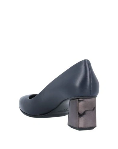 Shop Chantal Pump In Dark Blue