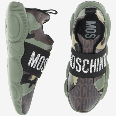 Shop Moschino Sneakers In Rosso