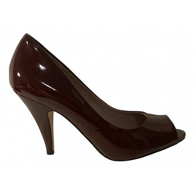 Pre-owned Kurt Geiger Patent Leather Heels In Burgundy