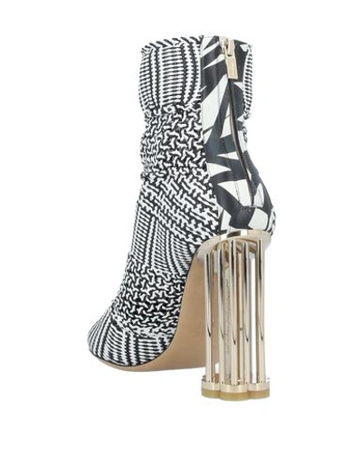 Ferragamo Ankle Boots In White