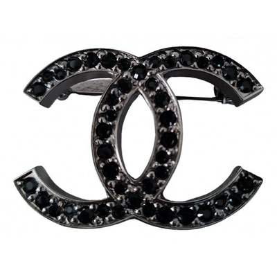 Pre-owned Chanel Cc Black Steel Pins & Brooches