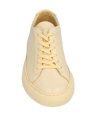 Shop Common Projects Woman By  Woman Sneakers Light Yellow Size 8 Leather