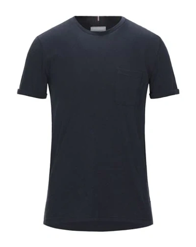 Shop Les Deux T-shirts In Dark Blue