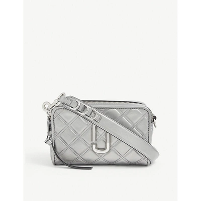 Shop Marc Jacobs Softshot 21 Metallic Leather Shoulder Bag In Silver