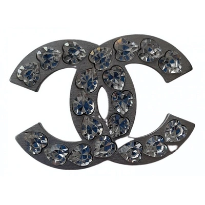 Pre-owned Chanel Cc Silver Metal Pins & Brooches
