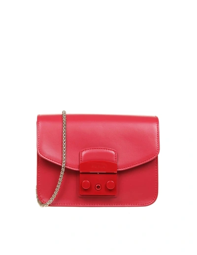 Shop Furla Metropolis Mini Bag In Powder Color Leather In Ruby