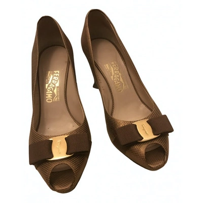 Pre-owned Ferragamo Leather Heels In Gold