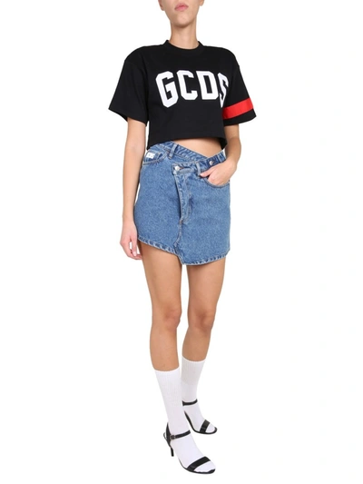 Shop Gcds Cropped T-shirt In Black