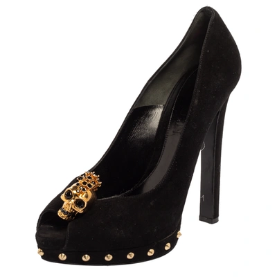 Pre-owned Alexander Mcqueen Black Suede Skull Embellished Peep Toe Pump Size 40.5