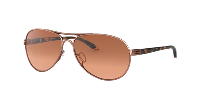 Shop Oakley Woman Sunglass Oo4079 Feedback In Vr50 Brown Gradient