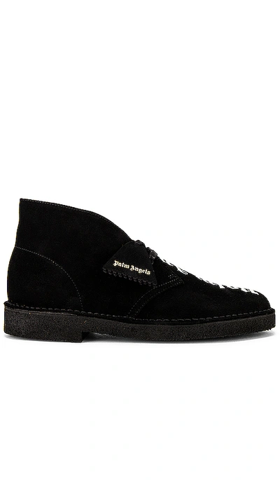 Shop Palm Angels Logo Desert Boots In Black & White