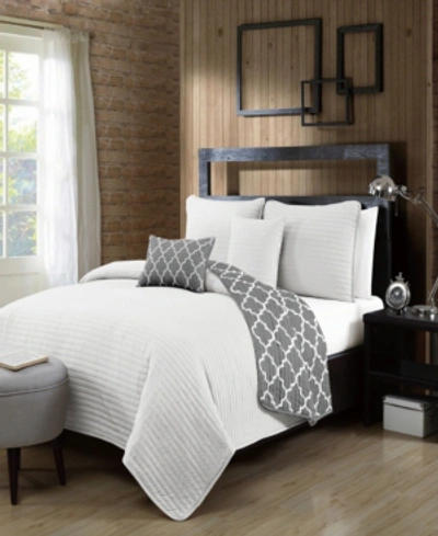Shop Avondale Manor Griffin 5-pc. Full/queen Solid With Quatrafoil Reversible Quilt Set In White