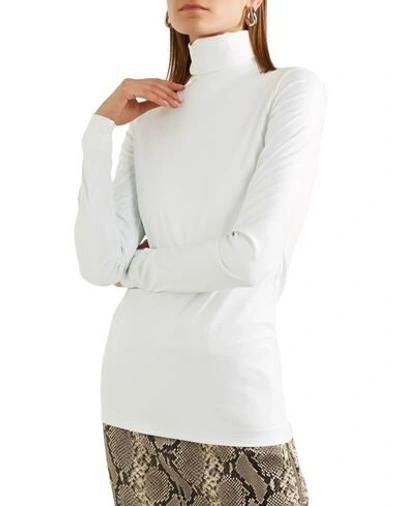 Shop Welldone Woman T-shirt White Size 2 Polyurethane