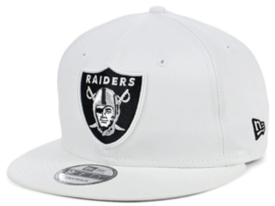 Shop New Era Las Vegas Raiders Basic 9fifty Snapback Cap In White