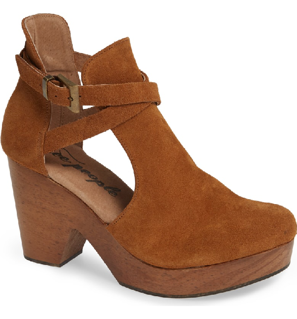 Free People Cedar Clog In Taupe Leather | ModeSens