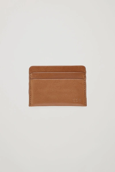 Cos Round-edged Leather Cardholder In Beige