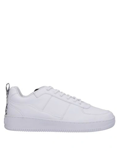 Kwots Sneakers In White