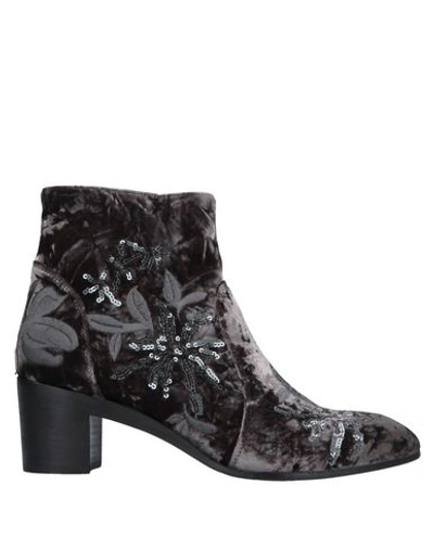 Alexander Hotto Ankle Boot In Lead