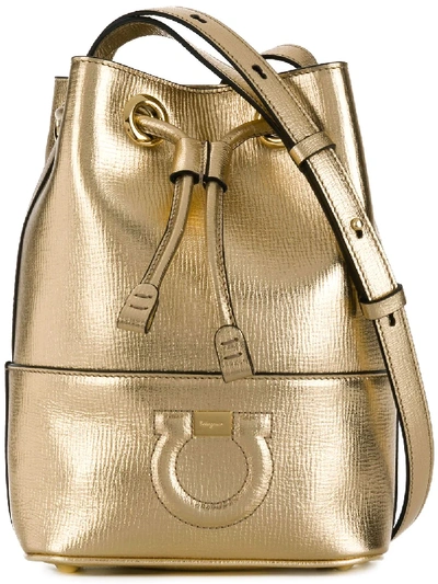 Ferragamo City Quilted Gancio Bucket Bag - Metallic In Gold