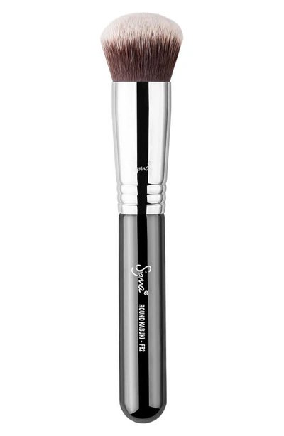 Sigma Beauty F82 - Round Kabuki&trade; Brush