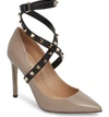 Valentino Garavani Rockstud Wrap Pump In Beige/ Black