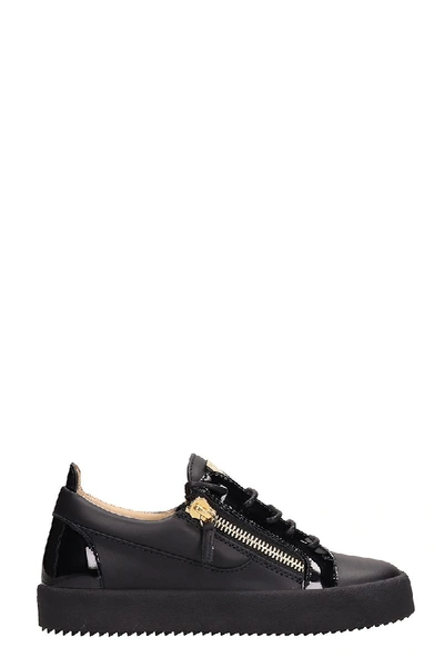 Giuseppe Zanotti Nicki Low Zip Sneakers In Black