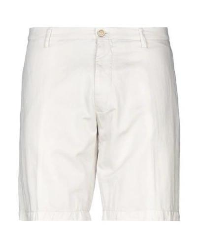 Berwich Shorts & Bermuda In Ivory