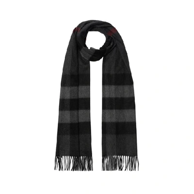 Burberry The Large Classic Cashmere Scarf In Check In Charcoal Check