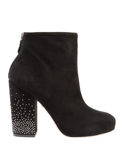 Isa Tapia Ankle Boots In Black