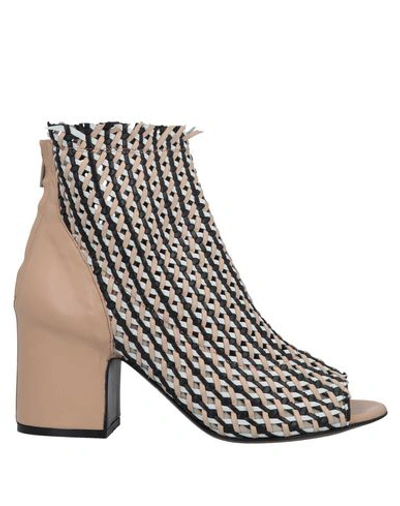 Fiorifrancesi Ankle Boot In Pale Pink