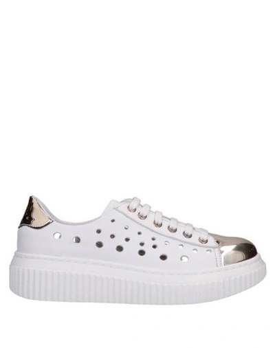 Carpe Diem Sneakers In White