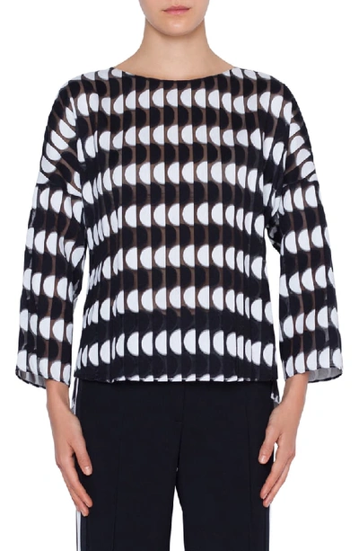 Akris Punto Crewneck Memphis Scallop Cotton Blouse In Nero-crema
