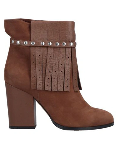Alexa Wagner Ankle Boot In Brown