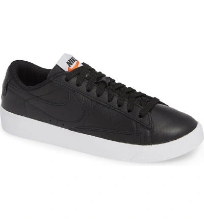 Nike Blazer Low Se Sneaker In Black/ White/ Light Brown