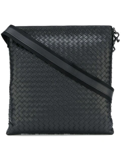 Bottega Veneta Nero Intrecciato Large Messenger Bag In Black