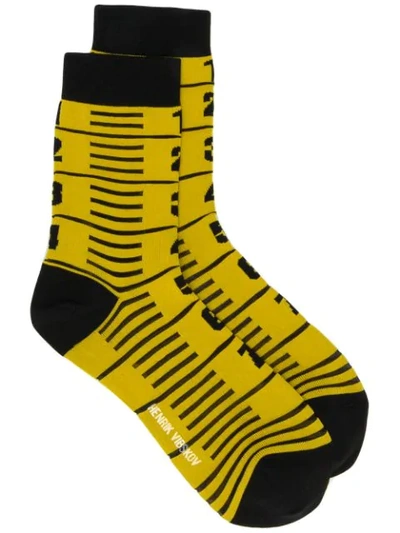 Henrik Vibskov 260 Measuretape Socks In 461/260 Yellow Tape