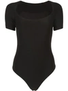 Alix Tudor T-shirt In Black